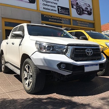 Bumper Rhino Hilux 19