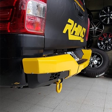 Paragolpe Rhino hilux 16